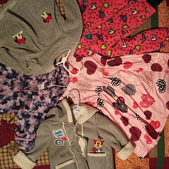 $10 - Picture 1 of 1